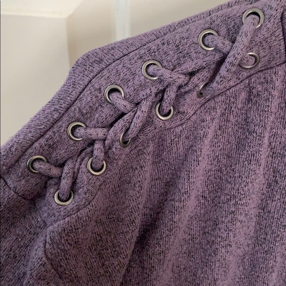 American Eagle Soft Sweater - Picture 2 of 4